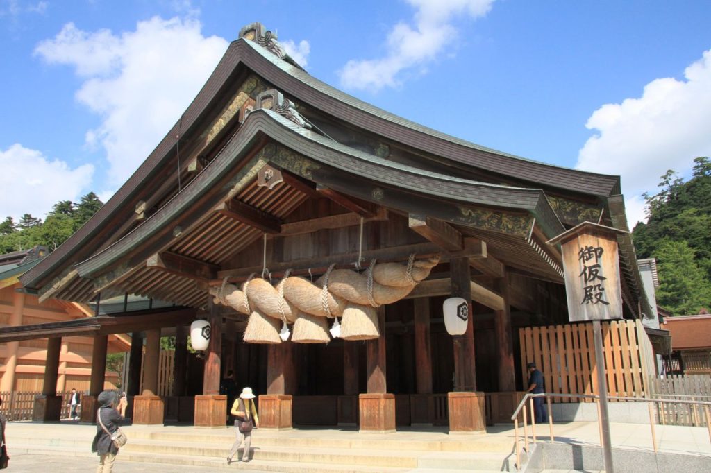 島根県出雲市では神無月が神在月になる 八百万の神々が集まる神在祭のお話も オエステ会